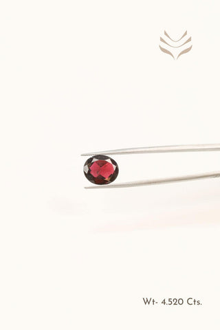 Light-Coded Garnet - 4.52 Ct