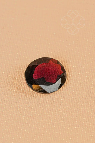 Light-Coded Garnet - 4.87 Ct