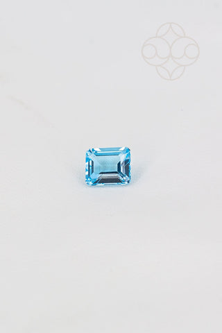 Blue Topaz Gemstone Image